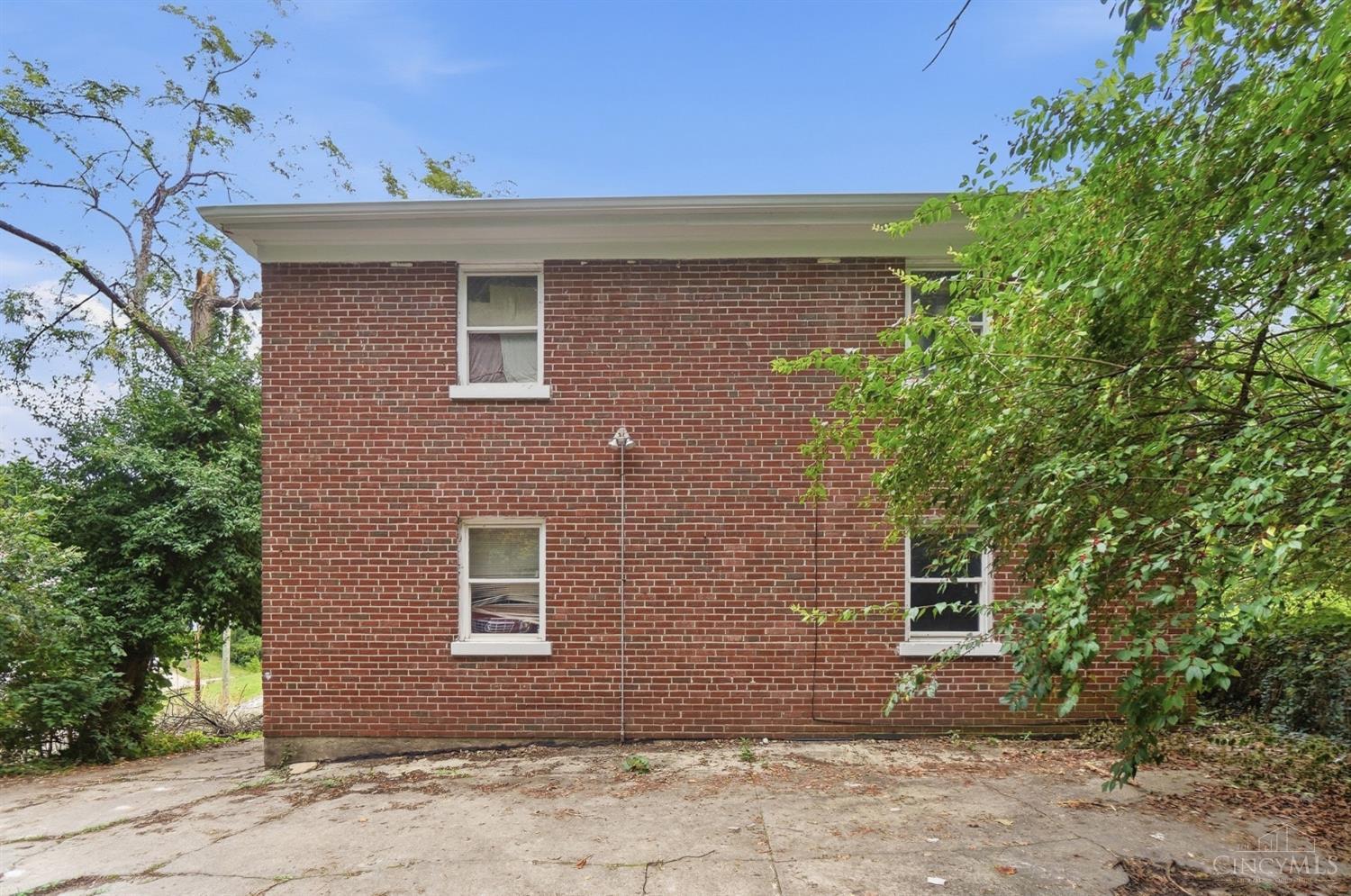 3065 Bracken Woods Lane, Cincinnati, OH, 45211 — photo 37