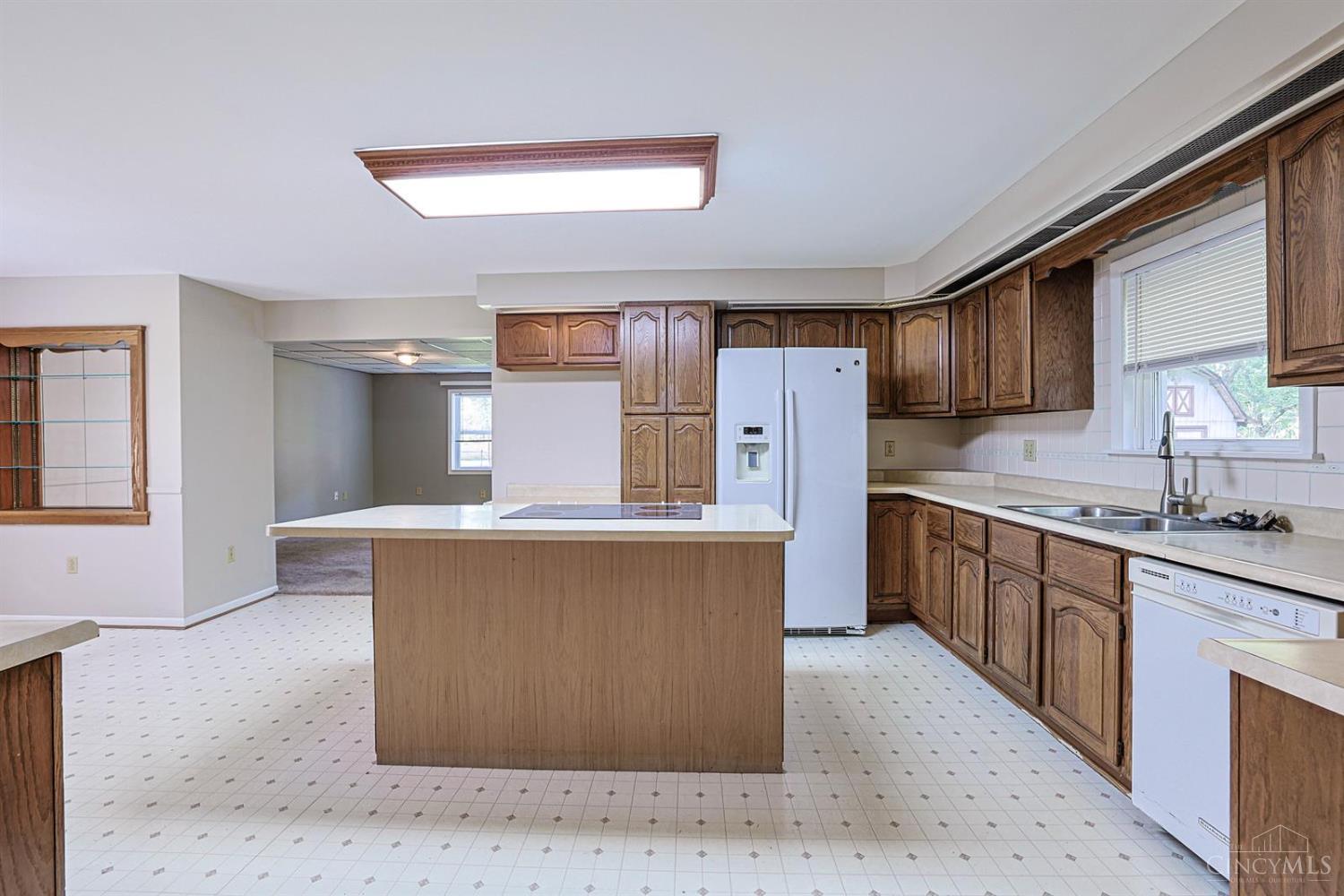 6051 Jerry Lee Drive, Miami Twp, OH, 45150 — photo 37
