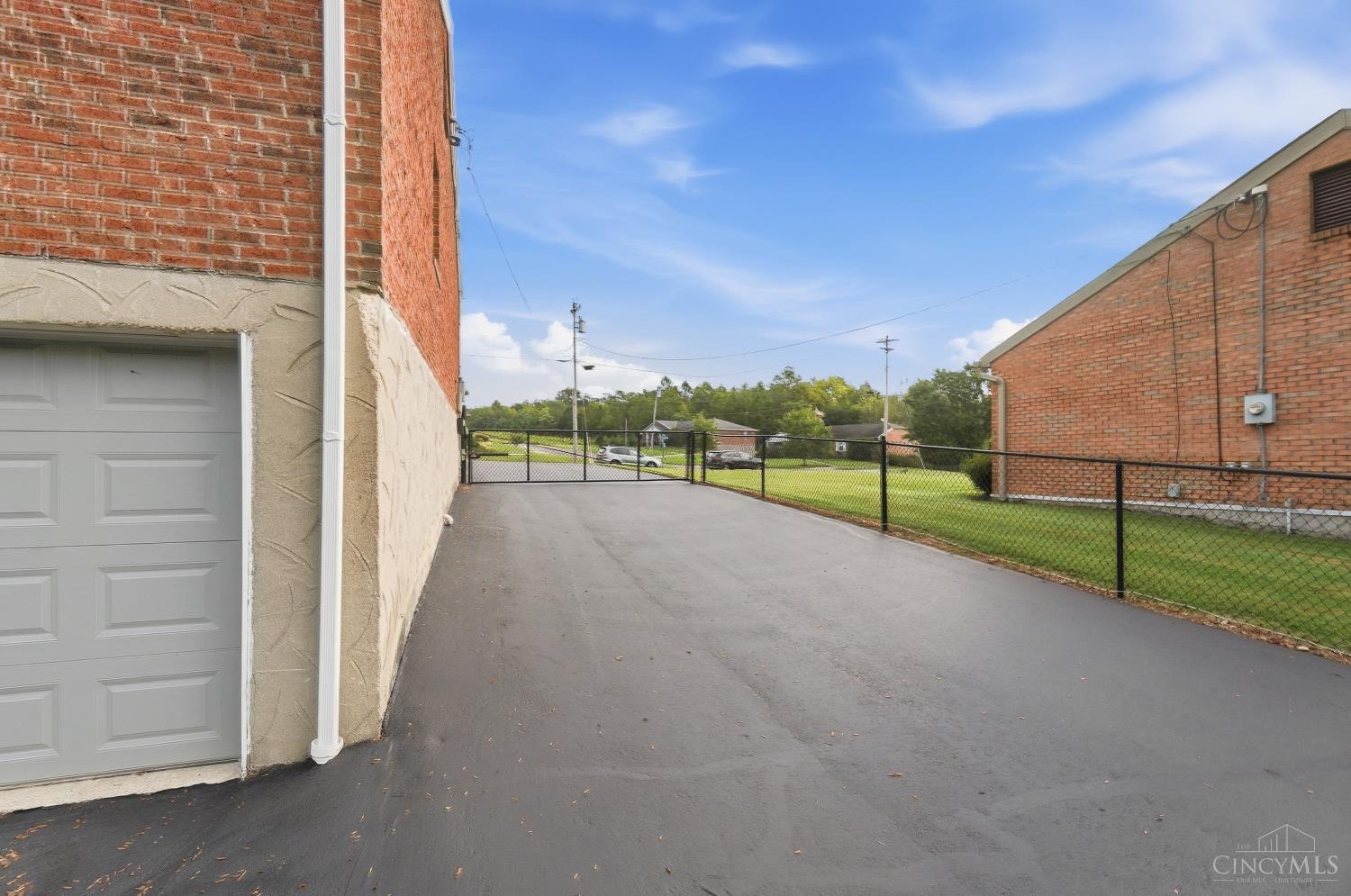 6821 Rackview Road, Green Twp, OH, 45248 — photo 66