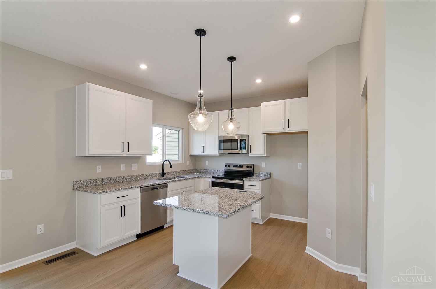 154 Kenneth Hamilton Way, Yellow Springs, OH, 45387 — photo 2