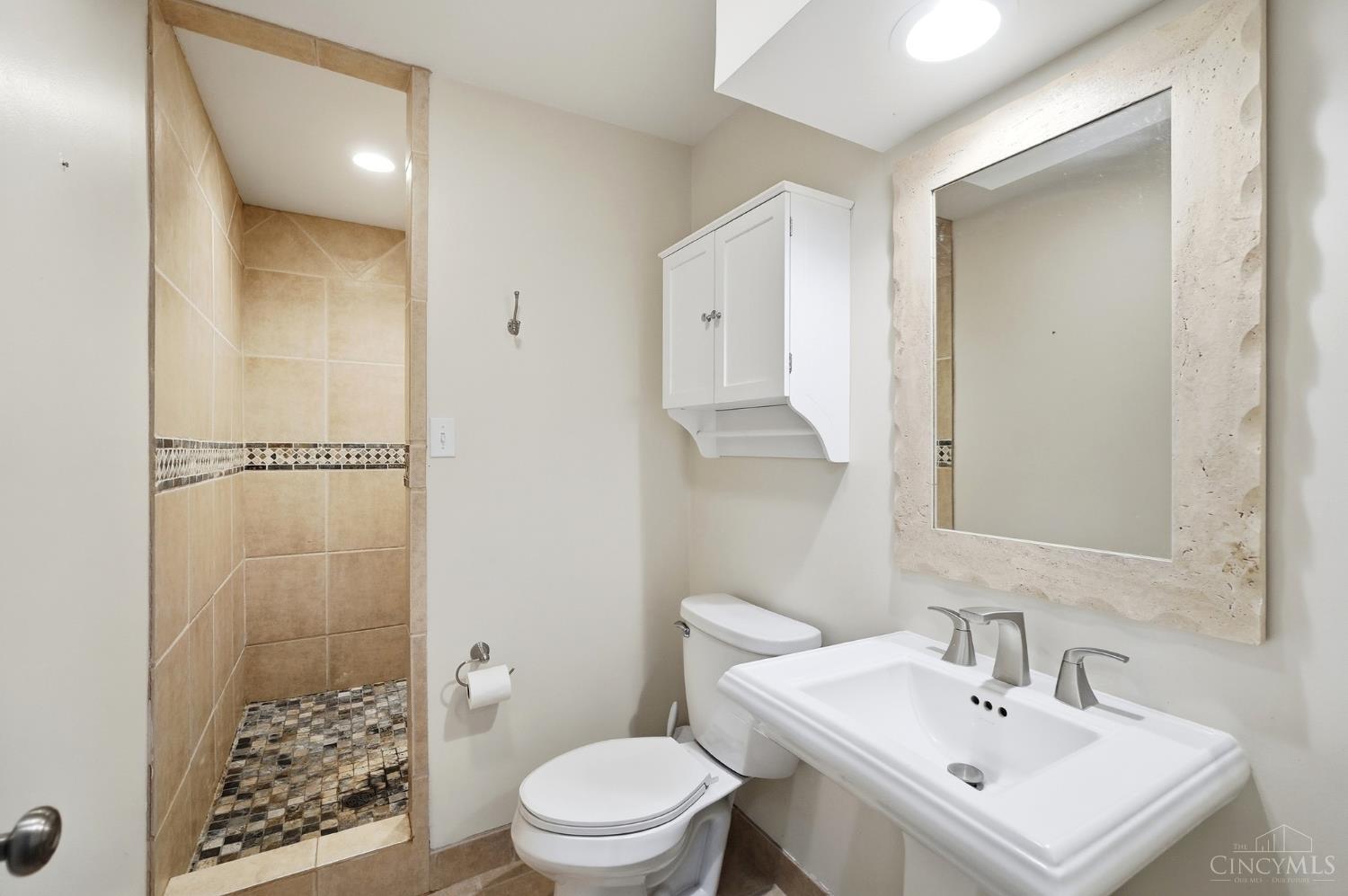 385 Indian Lake Drive, Hamilton Twp, OH, 45039 — photo 44