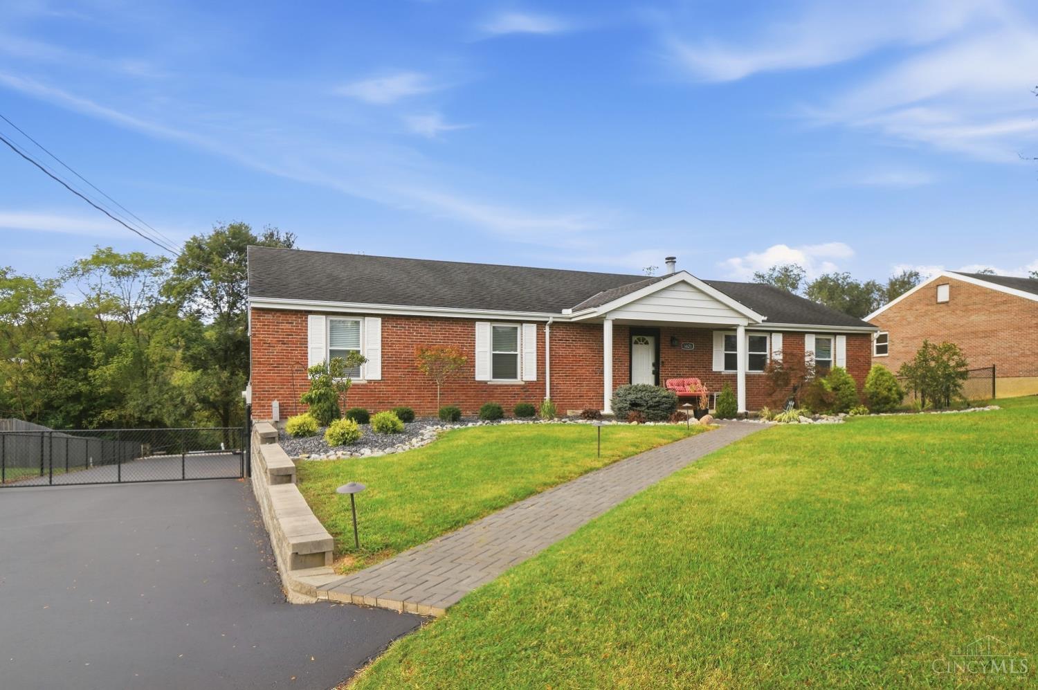 6821 Rackview Road, Green Twp, OH, 45248 — photo 3