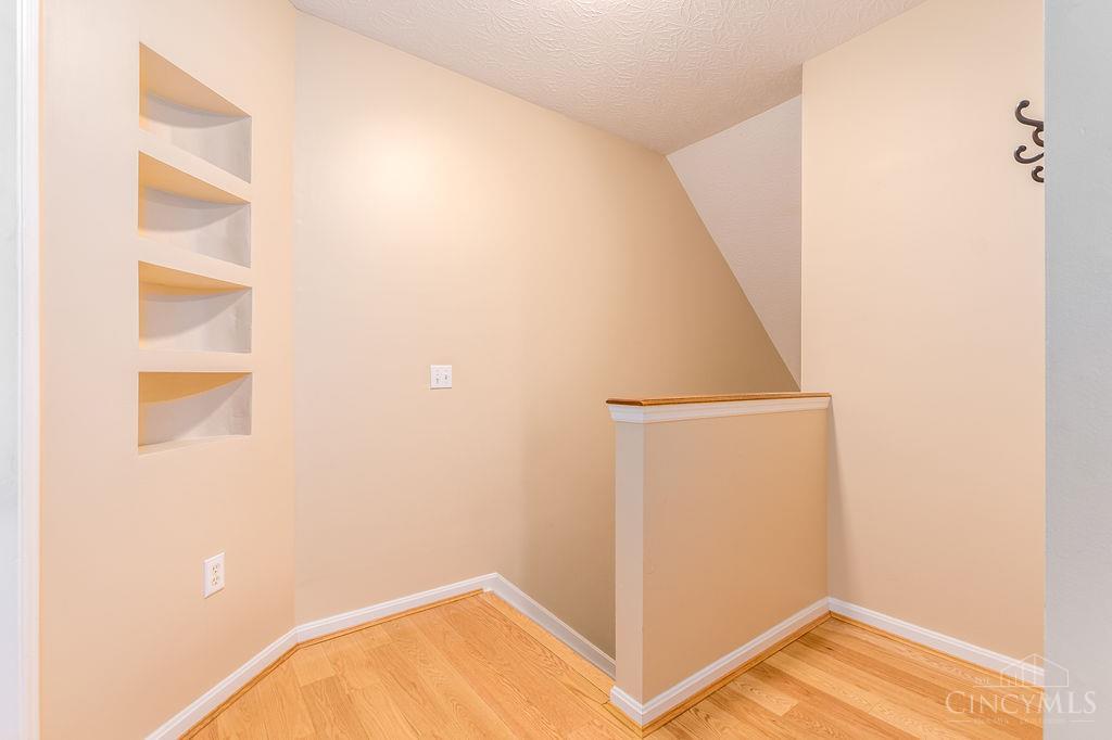 Photo 4 of Townhouse for sale at 7492 Mansion Cir #C, Mason, OH 45040 | MLS# 1894591 | Listing updated on 2026-10-02