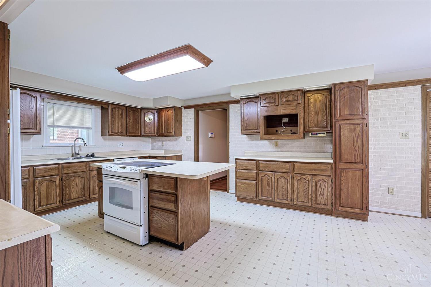 6051 Jerry Lee Drive, Miami Twp, OH, 45150 — photo 36