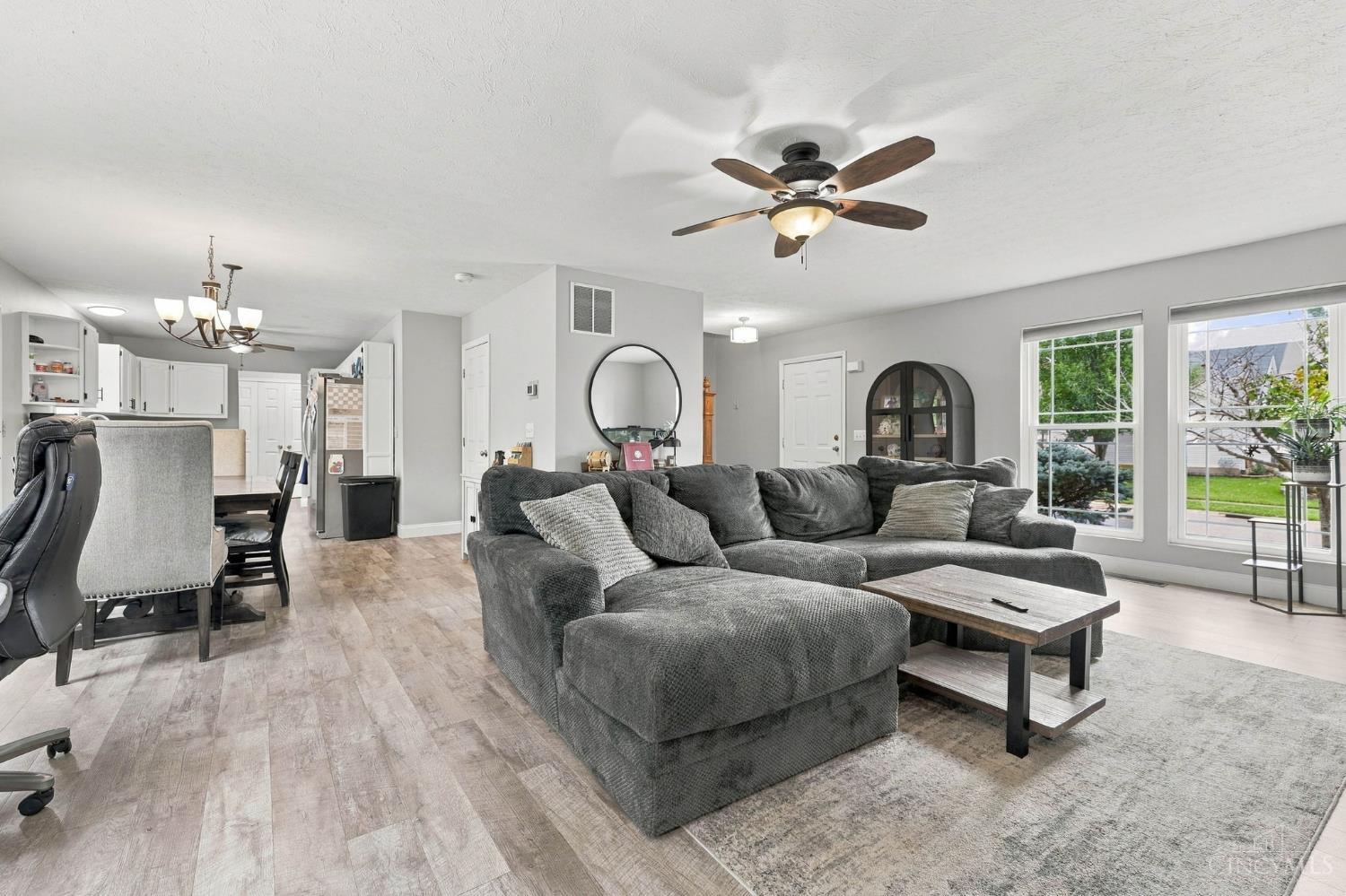221 Clearbrook Drive, Franklin, OH, 45005 — photo 7