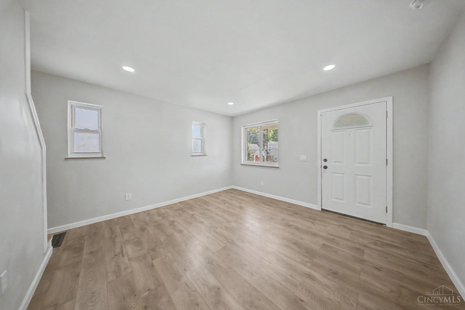 3236 Vittmer Ave, Cincinnati, OH, 45238 — photo 3