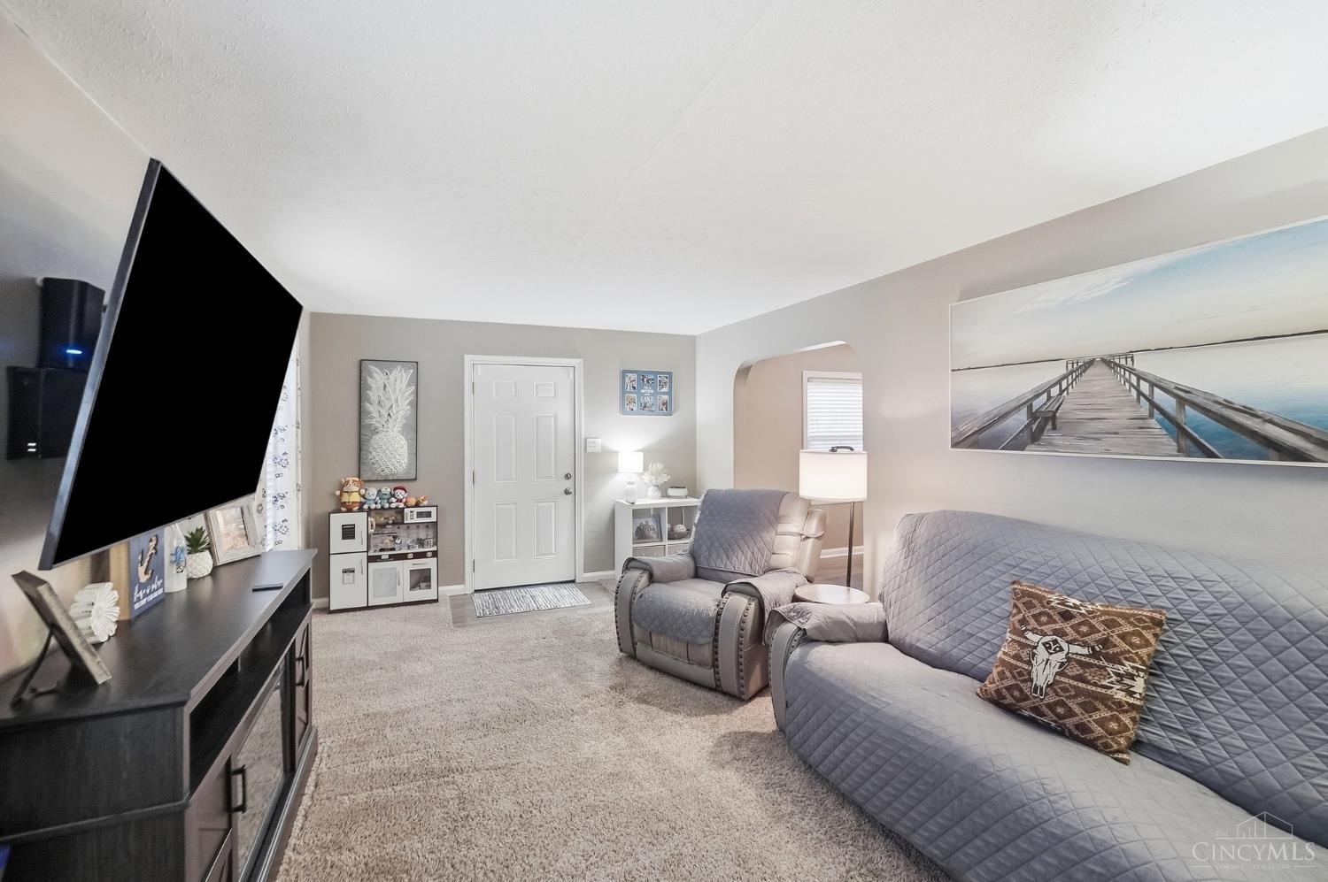 Photo 3 of Sale Pending at 809 Eaton Ave, Hamilton, OH 45013 | MLS# 1894026 | Listing updated on 2026-09-29