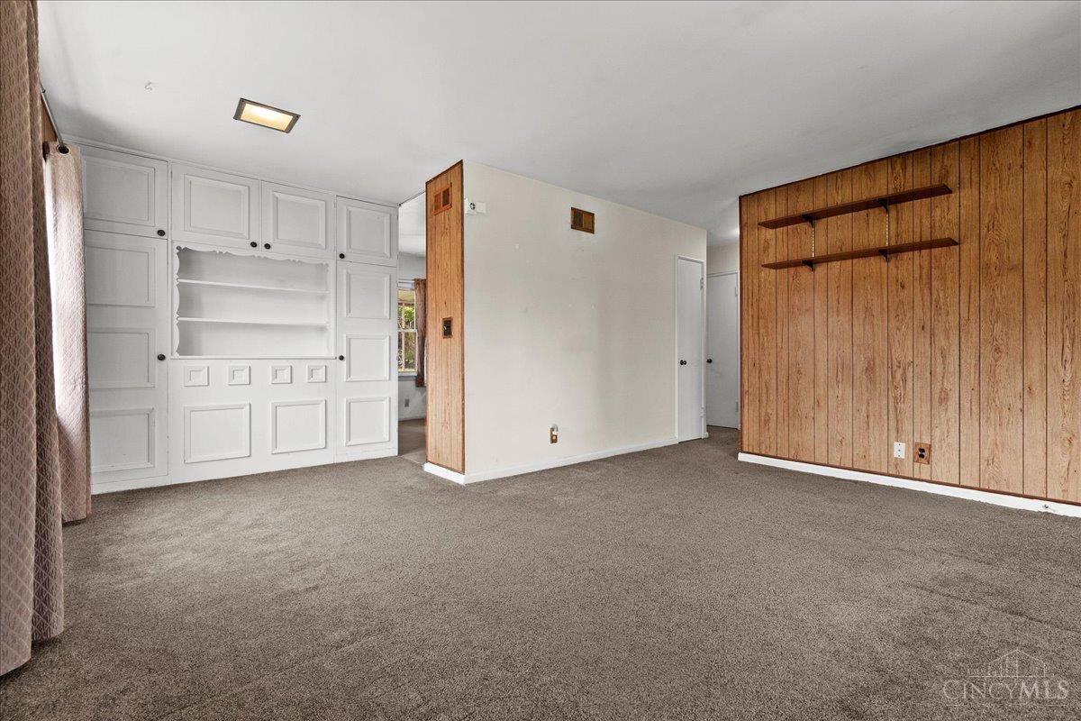 Photo 4 of Single family home for sale at 8536 Donegal Dr, Sycamore Twp, OH 45236 | MLS# 1894708 | Listing updated on 2026-09-25