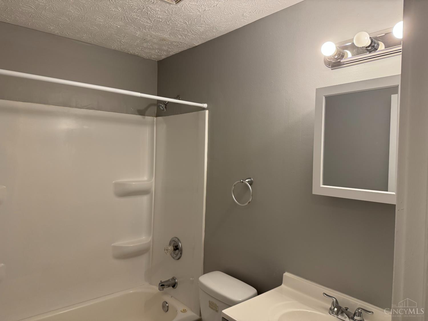 2431 Mustang Drive #14, Cincinnati, OH, 45211 — photo 9