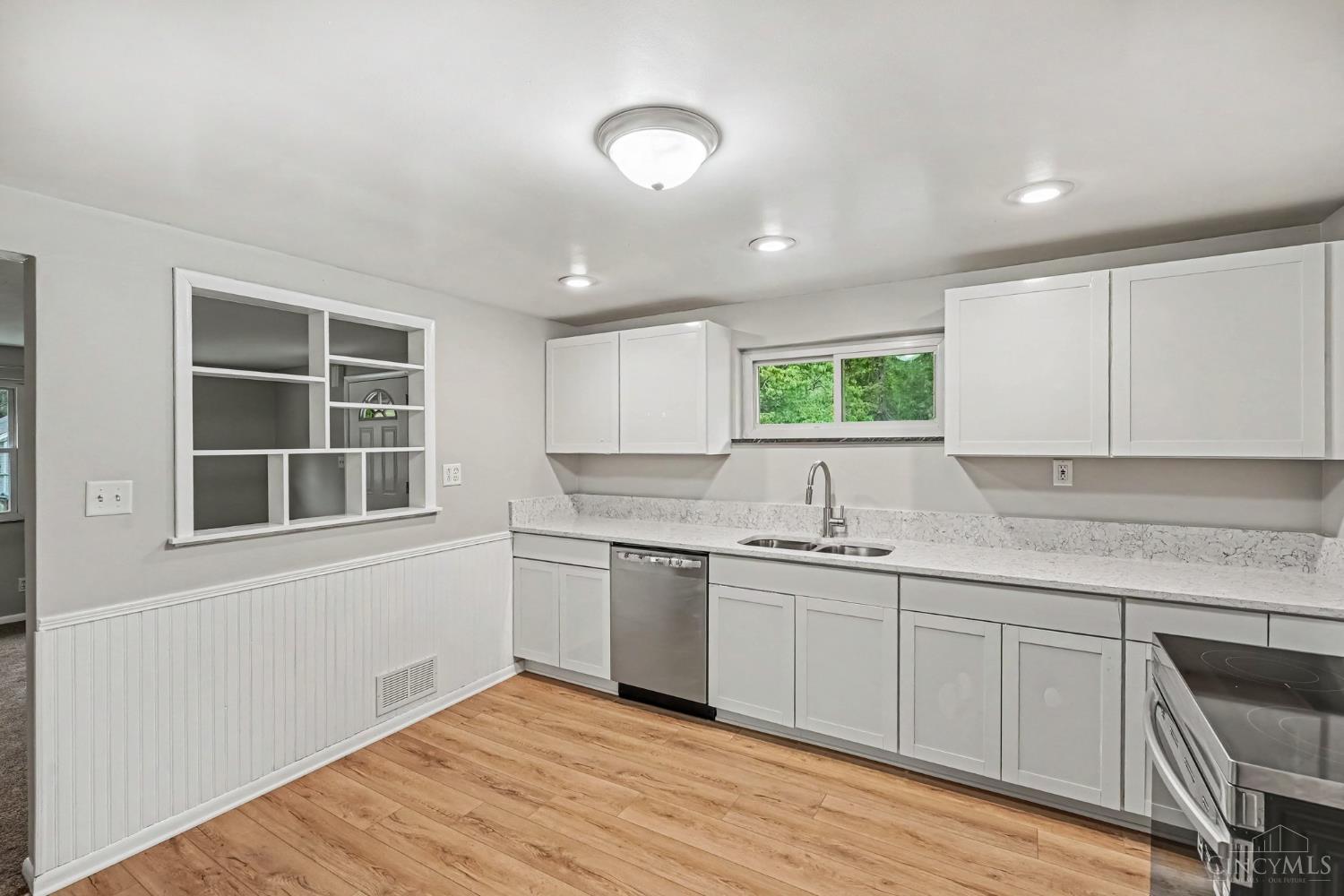 Photo 3 of Single family home for sale at 218 Forest Ave, Batavia, OH 45103 | MLS# 1894643 | Listing updated on 2026-10-07