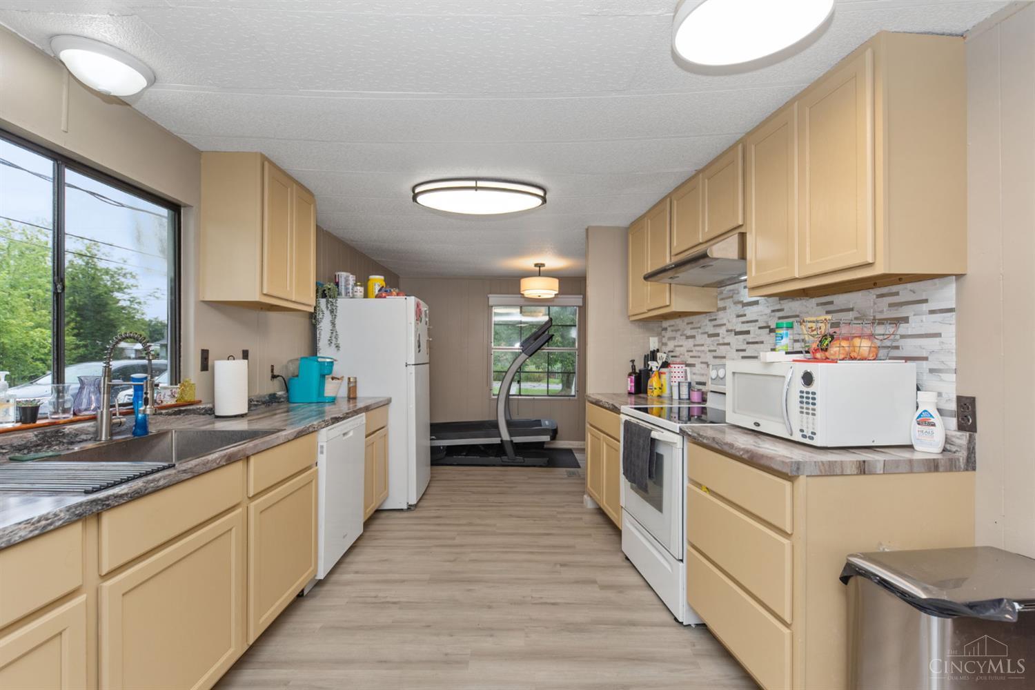 107 Thompson, Washington Twp, OH, 45171 — photo 16