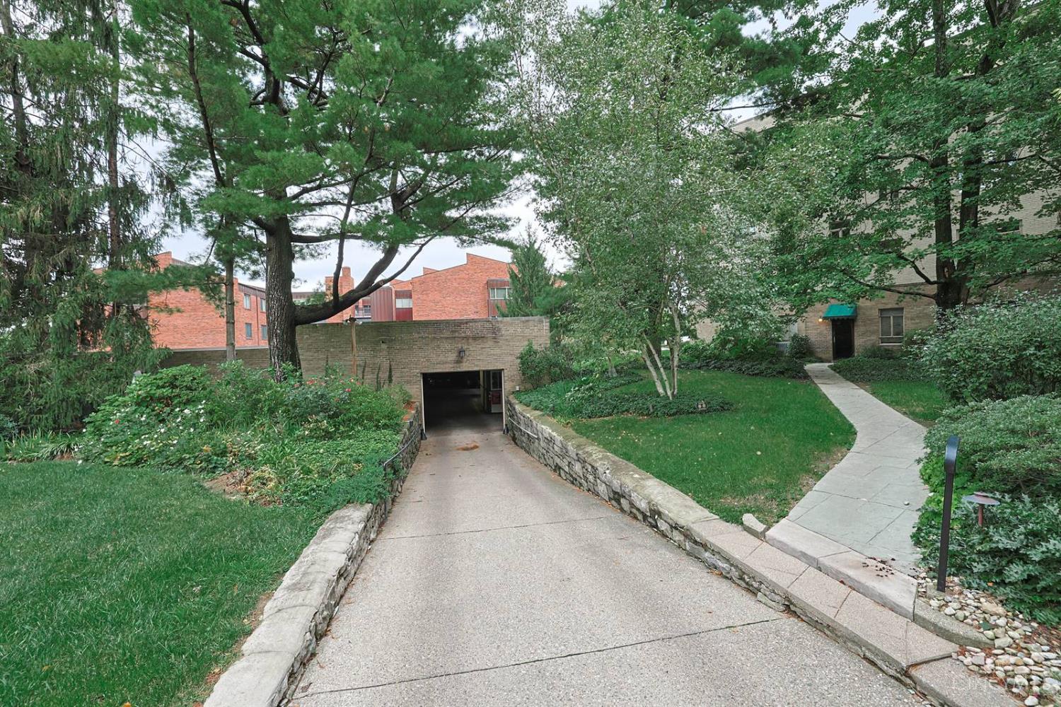 2376 Madison Road #37, Cincinnati, OH, 45208 — photo 23