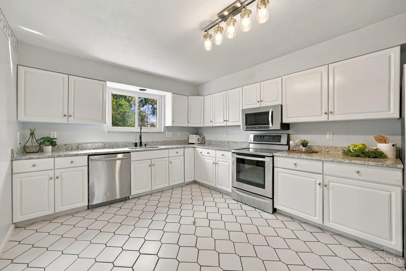 6831 Perinwood Drive, Green Twp, OH, 45248 — photo 14