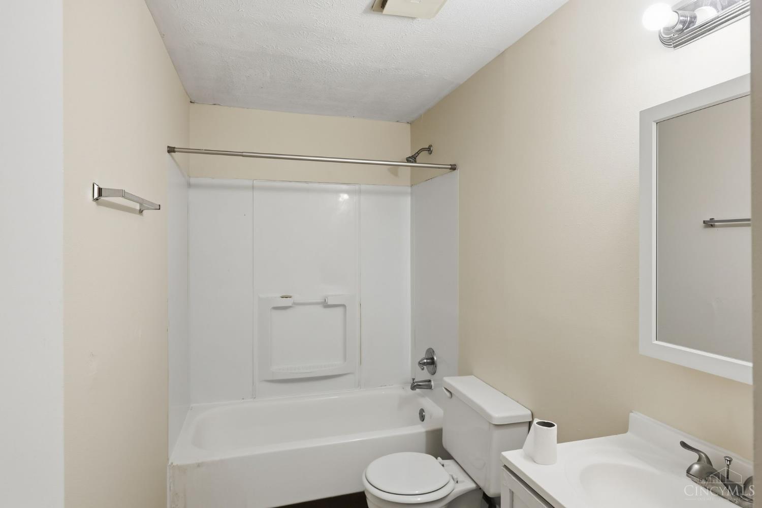 11657 Pippin Road, Colerain Twp, OH, 45231 — photo 10