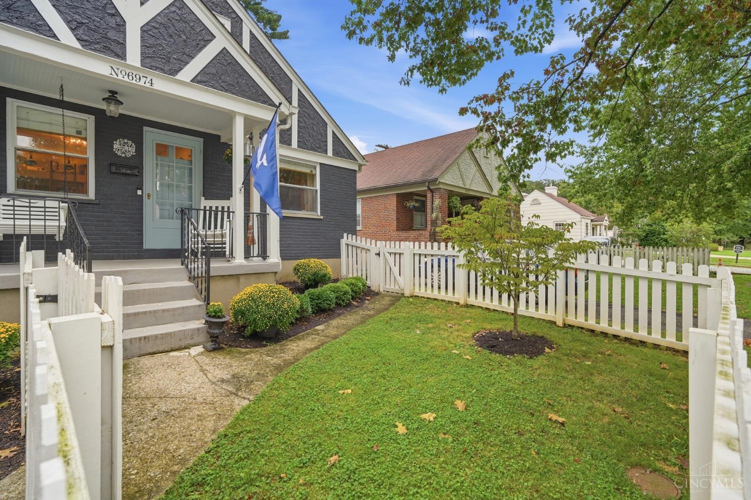 6974 Cambridge Avenue, Mariemont, OH, 45227 — photo 4