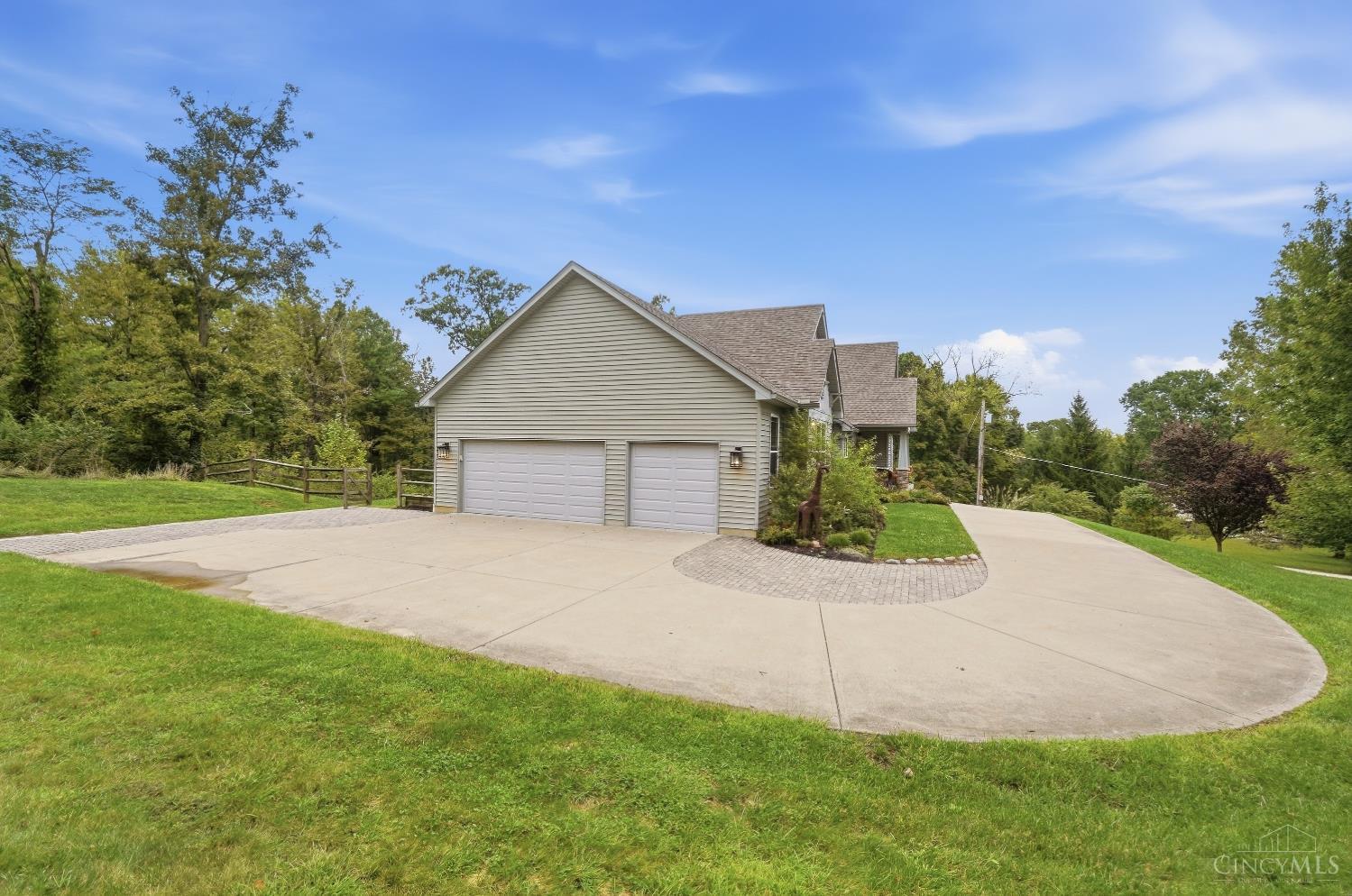 Photo 3 of Sale Pending at 5073 Beechwood Rd, Union Twp, OH 45244 | MLS# 1894144 | Listing updated on 2026-09-25
