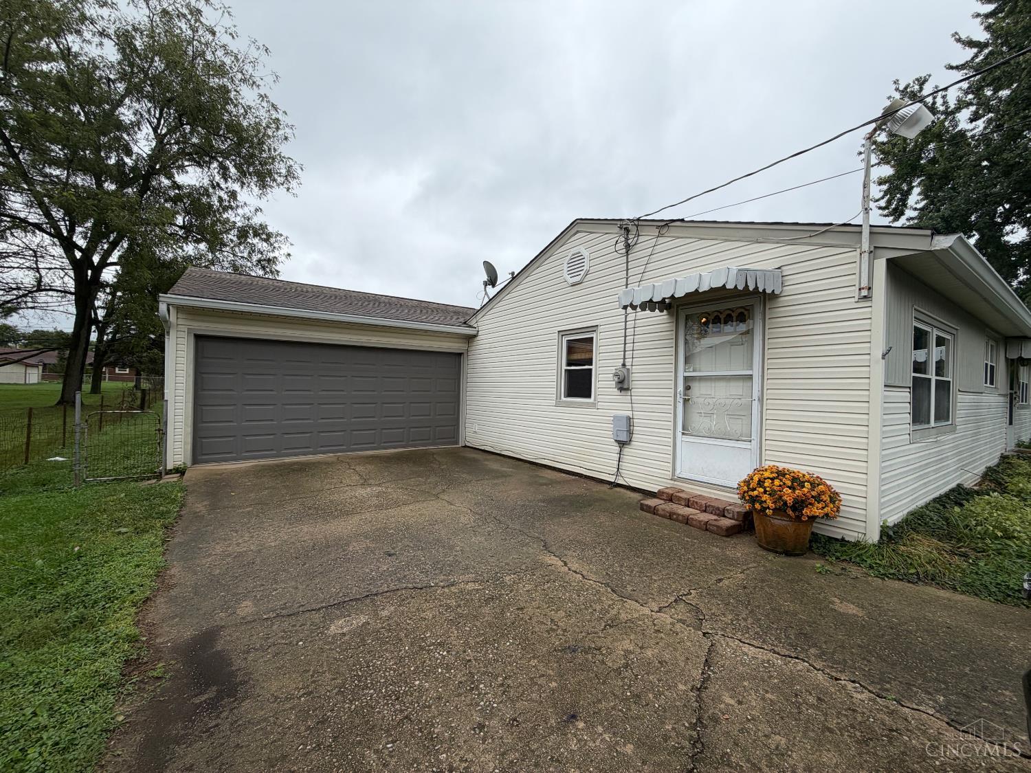 Photo 2 of Sale Pending at 300 Maple Ave, Carlisle, OH 45005 | MLS# 1893761 | Listing updated on 2026-09-23
