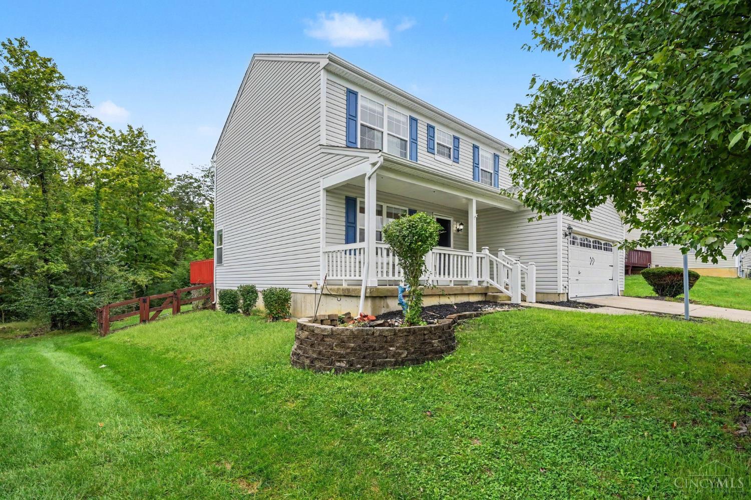 Photo 3 of Single family home for sale at 9648 Fallshill Cir, Springfield Twp., OH 45231 | MLS# 1894714 | Listing updated on 2026-09-23