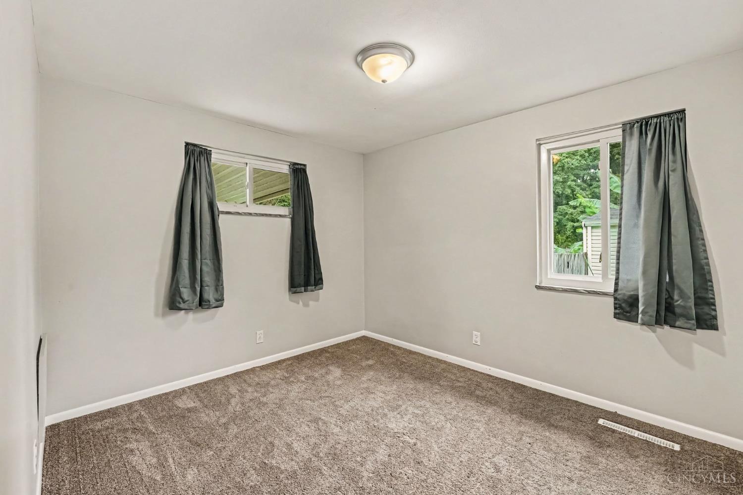 Photo 4 of Single family home for sale at 218 Forest Ave, Batavia, OH 45103 | MLS# 1894643 | Listing updated on 2026-10-07