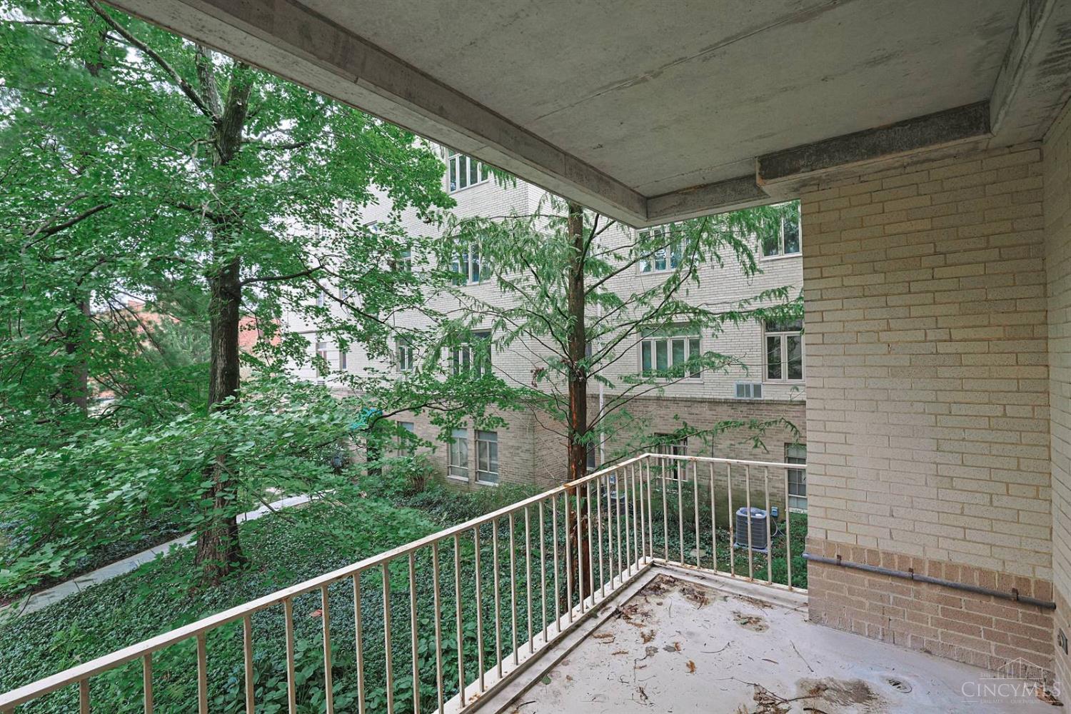 2376 Madison Road #37, Cincinnati, OH, 45208 — photo 17
