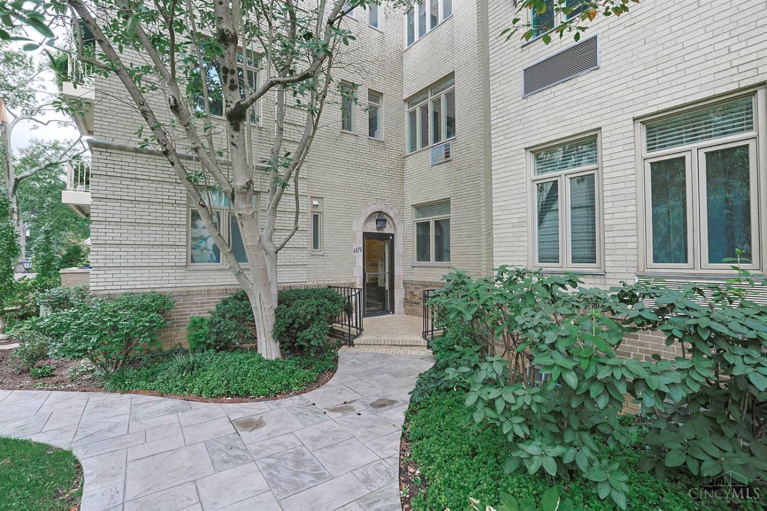 2376 Madison Road #37, Cincinnati, OH, 45208 — photo 2