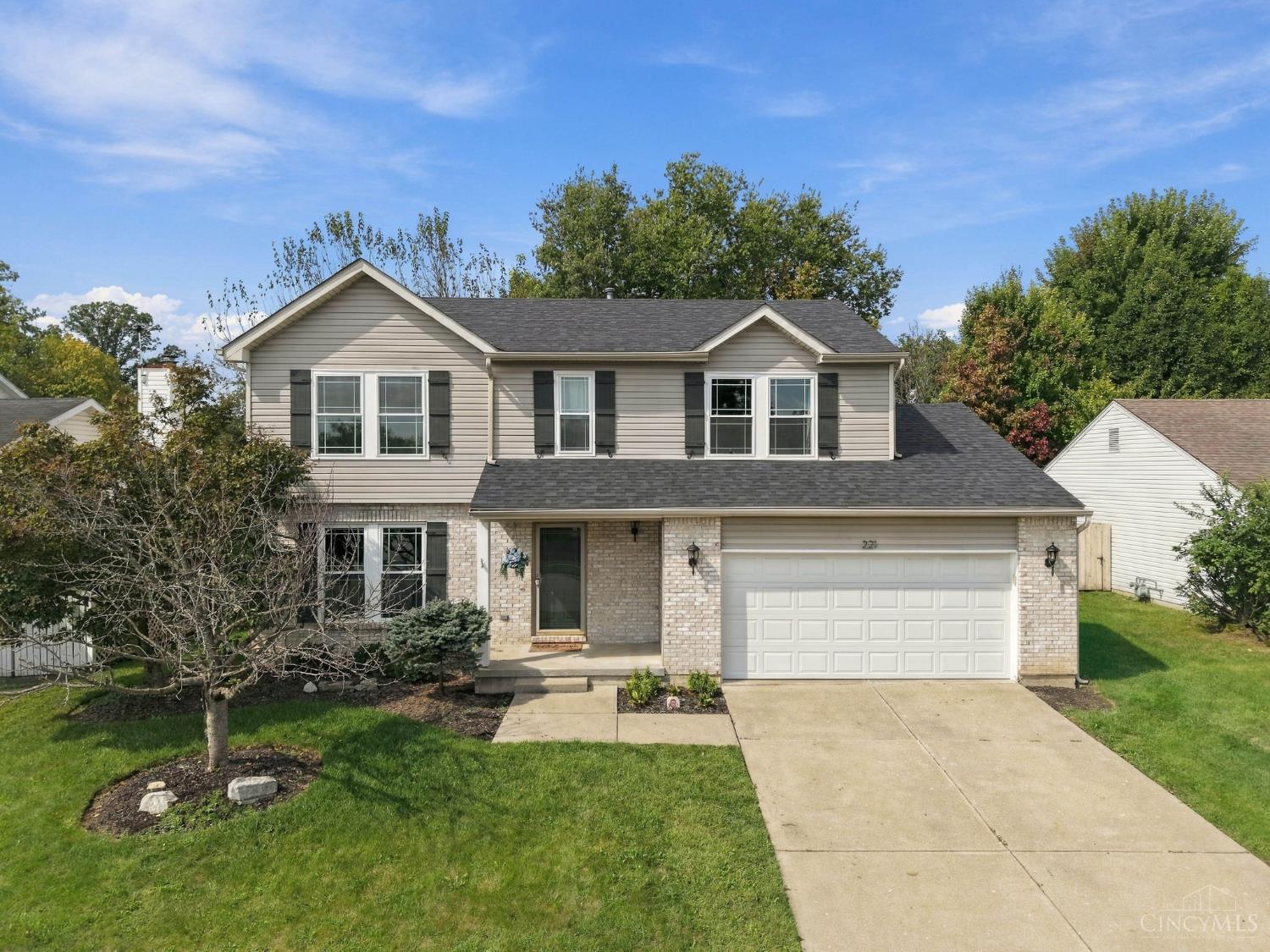 Photo 1 of Single family home for sale at 221 Clearbrook Dr, Franklin, OH 45005 | MLS# 1893972 | Listing updated on 2026-09-22