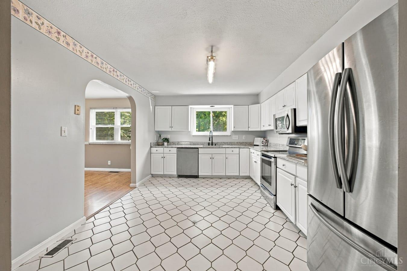 6831 Perinwood Drive, Green Twp, OH, 45248 — photo 15