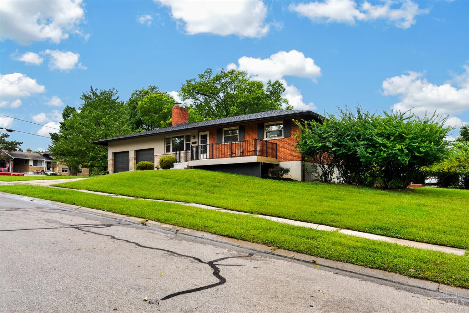 Photo 3 of Single family home for sale at 9031 Rolling Ln, Sycamore Twp, OH 45236 | MLS# 1894633 | Listing updated on 2026-09-25