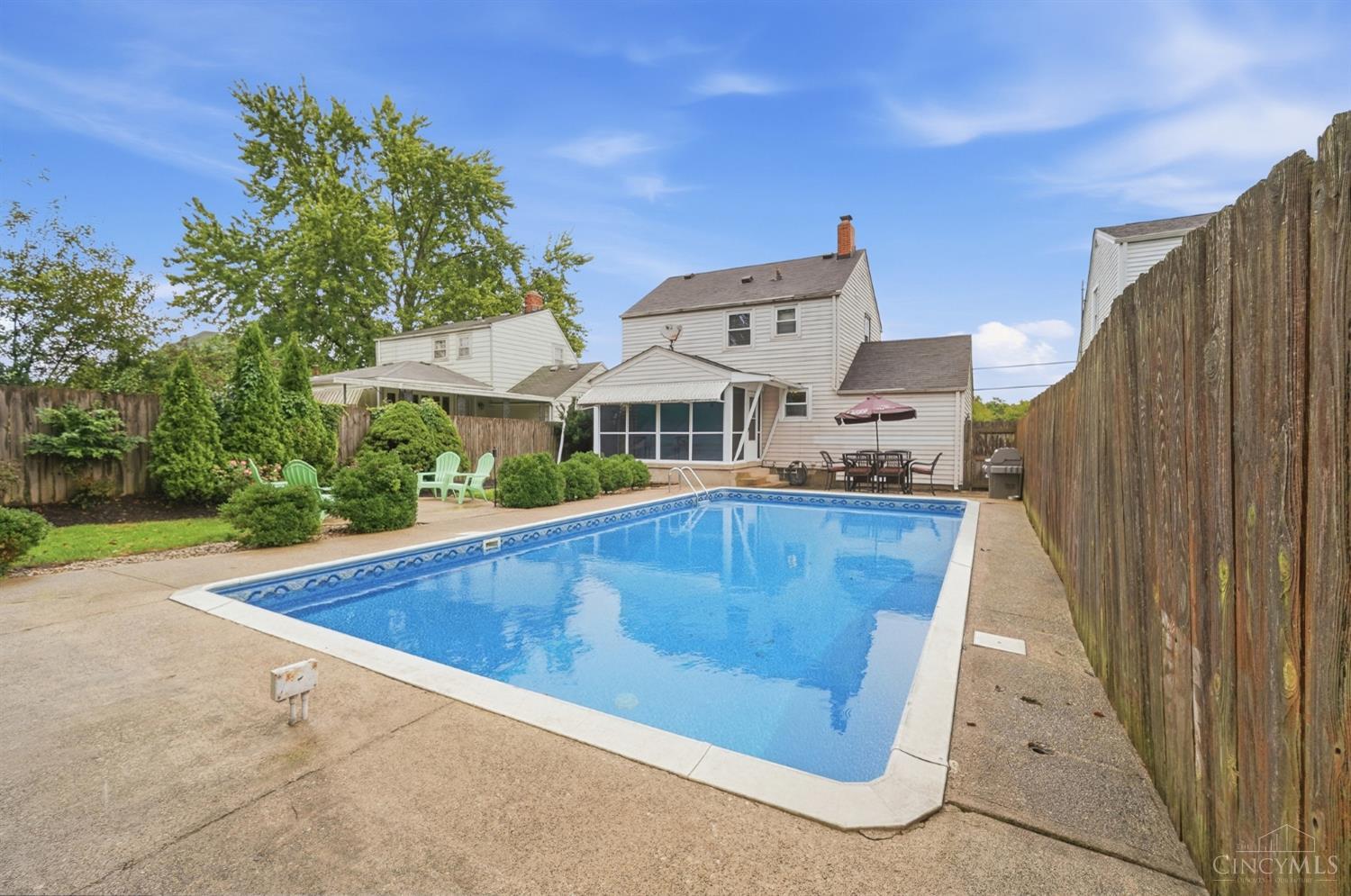 Photo 2 of Sale Pending at 809 Eaton Ave, Hamilton, OH 45013 | MLS# 1894026 | Listing updated on 2026-09-29