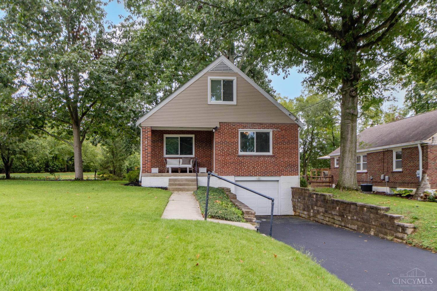 Photo 2 of Sale Pending at 7086 Shawnee Run Rd, Madeira, OH 45243 | MLS# 1893824 | Listing updated on 2026-10-05