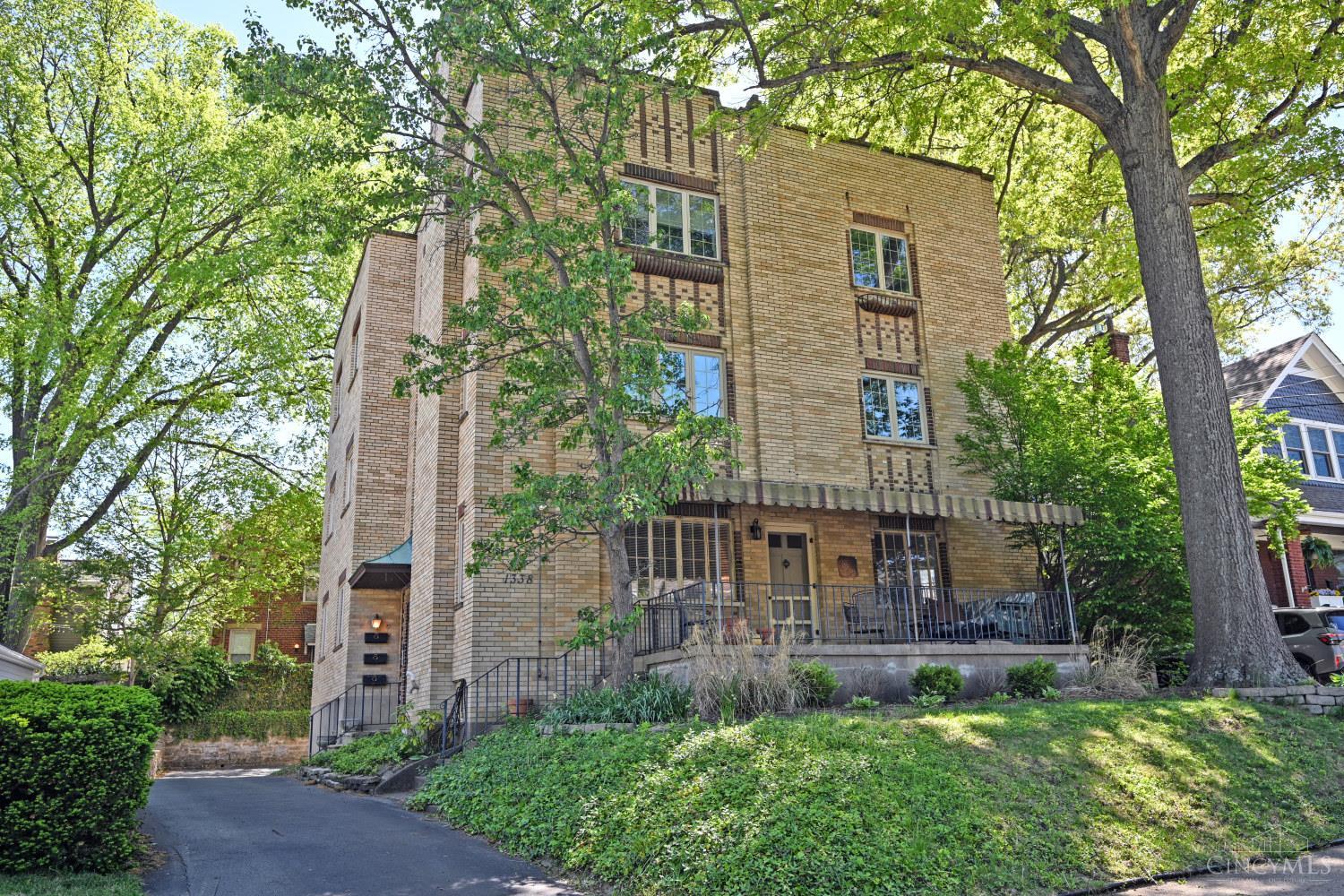 1338 Paxton Avenue