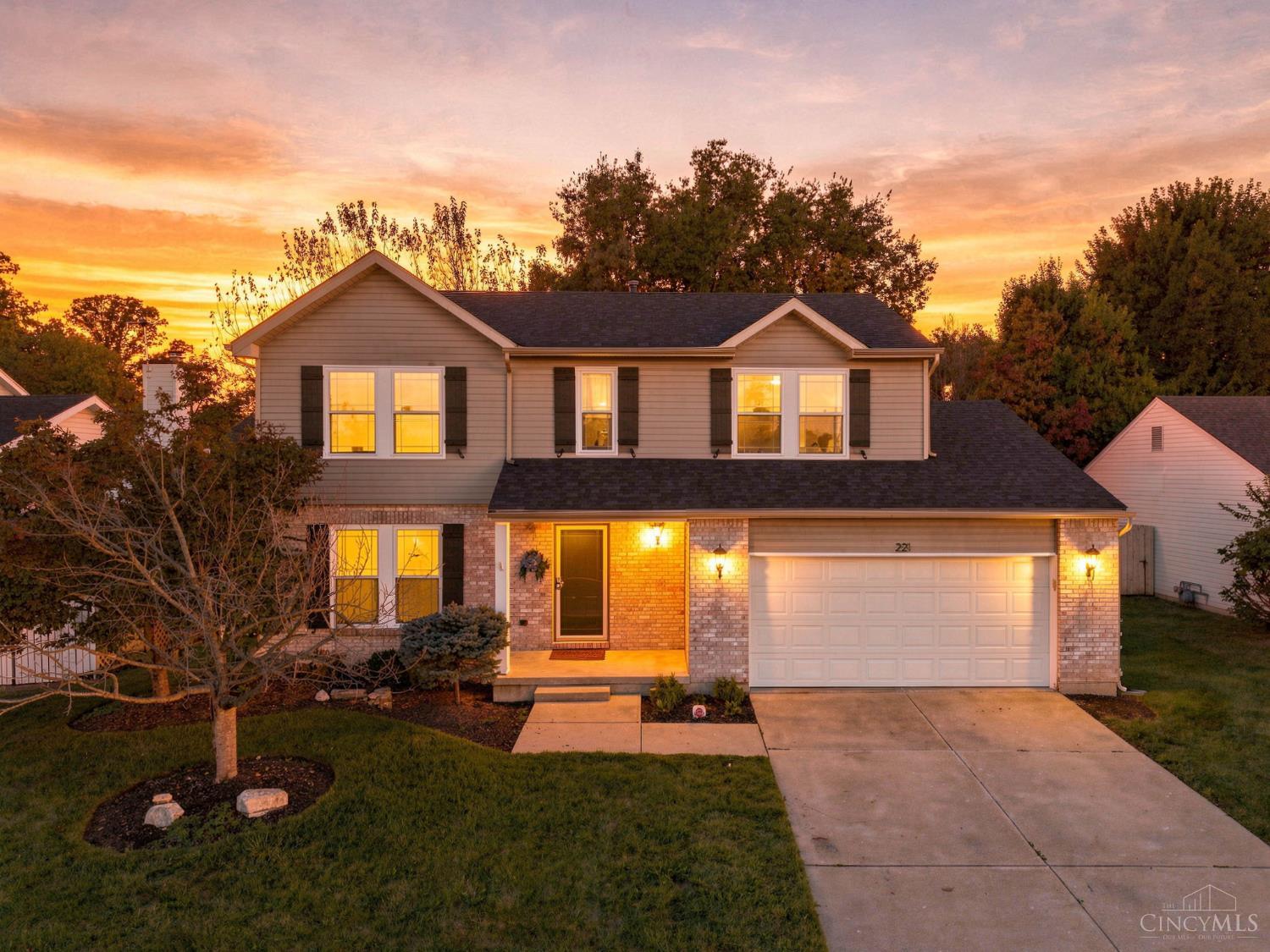 Single family home for sale at 221 Clearbrook Dr, Franklin, OH 45005 | MLS# 1893972