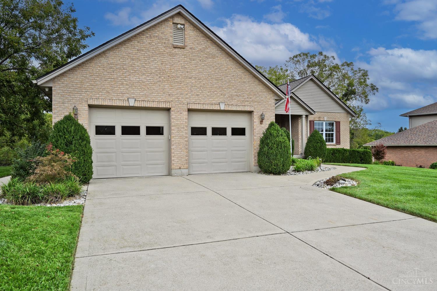 Photo 2 of Sale Pending at 8630 Kates Way, West Chester, OH 45069 | MLS# 1894904 | Listing updated on 2026-09-30