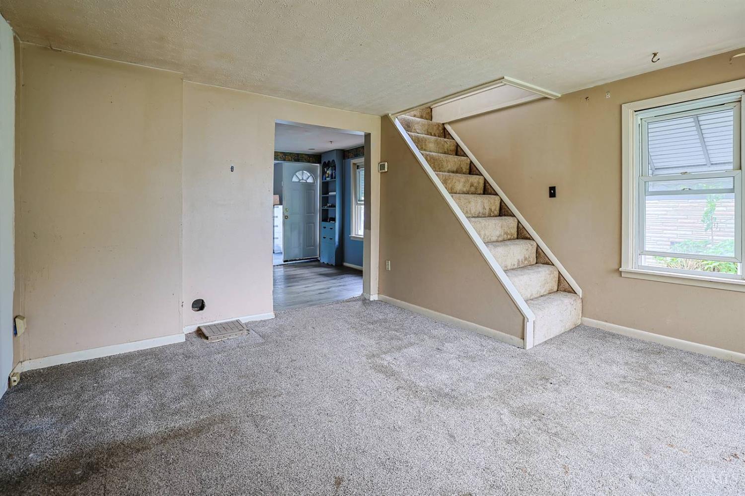 Photo 3 of Single family home for sale at 1081 Mckelvey Rd, Springfield Twp., OH 45231 | MLS# 1894975 | Listing updated on 2026-09-24