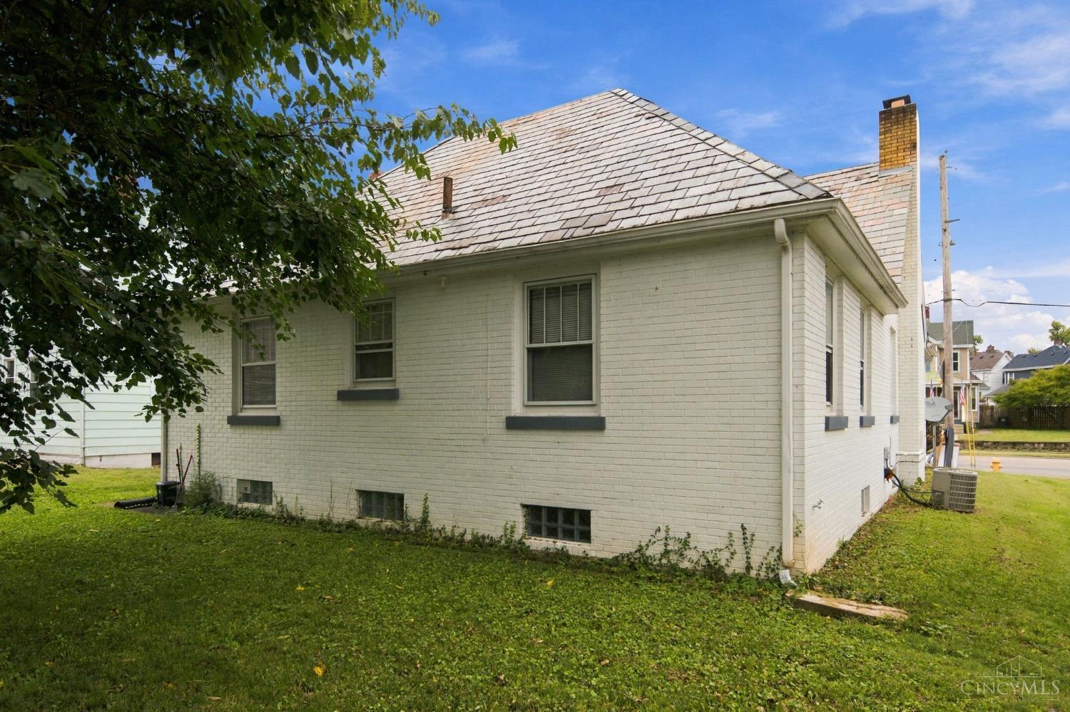 Photo 4 of Sale Pending at 615 Main St, Hamilton, OH 45013 | MLS# 1894903 | Listing updated on 2026-10-06