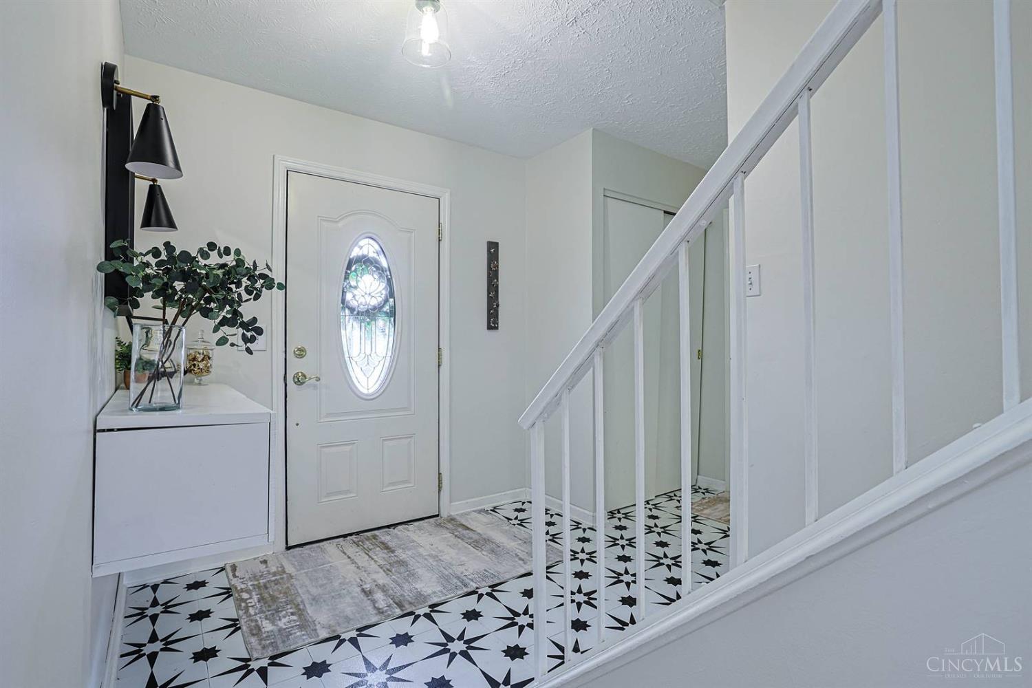 Photo 4 of Single family home for sale at 1732 Fullerton Dr, Springfield Twp., OH 45240 | MLS# 1894991 | Listing updated on 2026-09-24