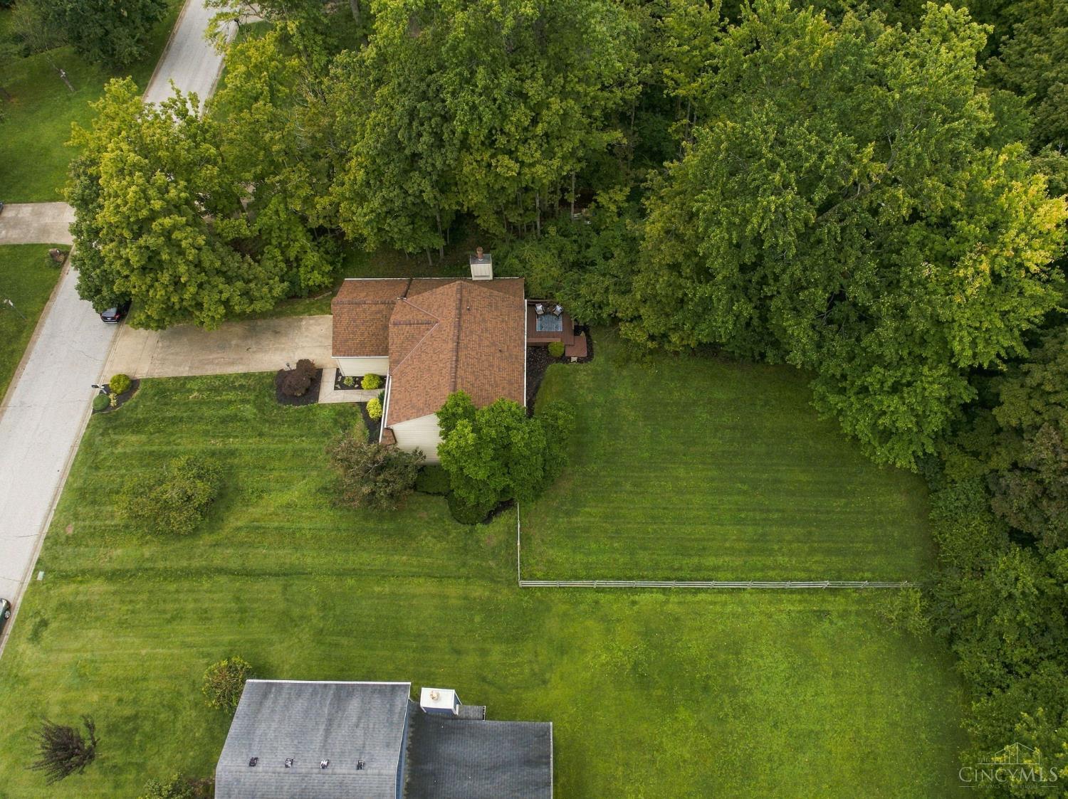 Photo 2 of Sale Pending at 1402 Whitaker Ln, Batavia Twp, OH 45102 | MLS# 1894914 | Listing updated on 2026-09-28