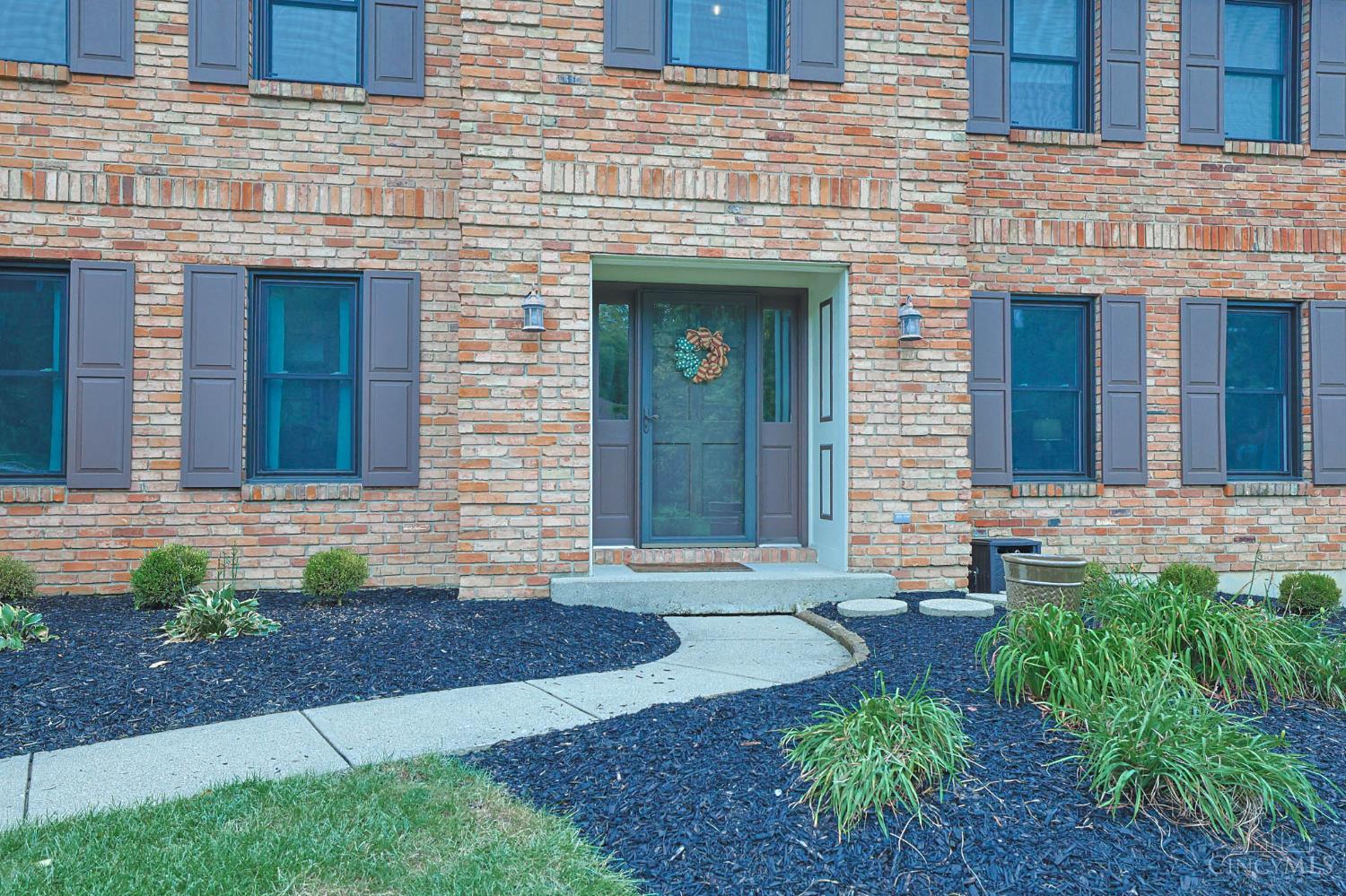Photo 3 of Sale Pending at 6909 Windwood Dr, West Chester, OH 45241 | MLS# 1894898 | Listing updated on 2026-10-02
