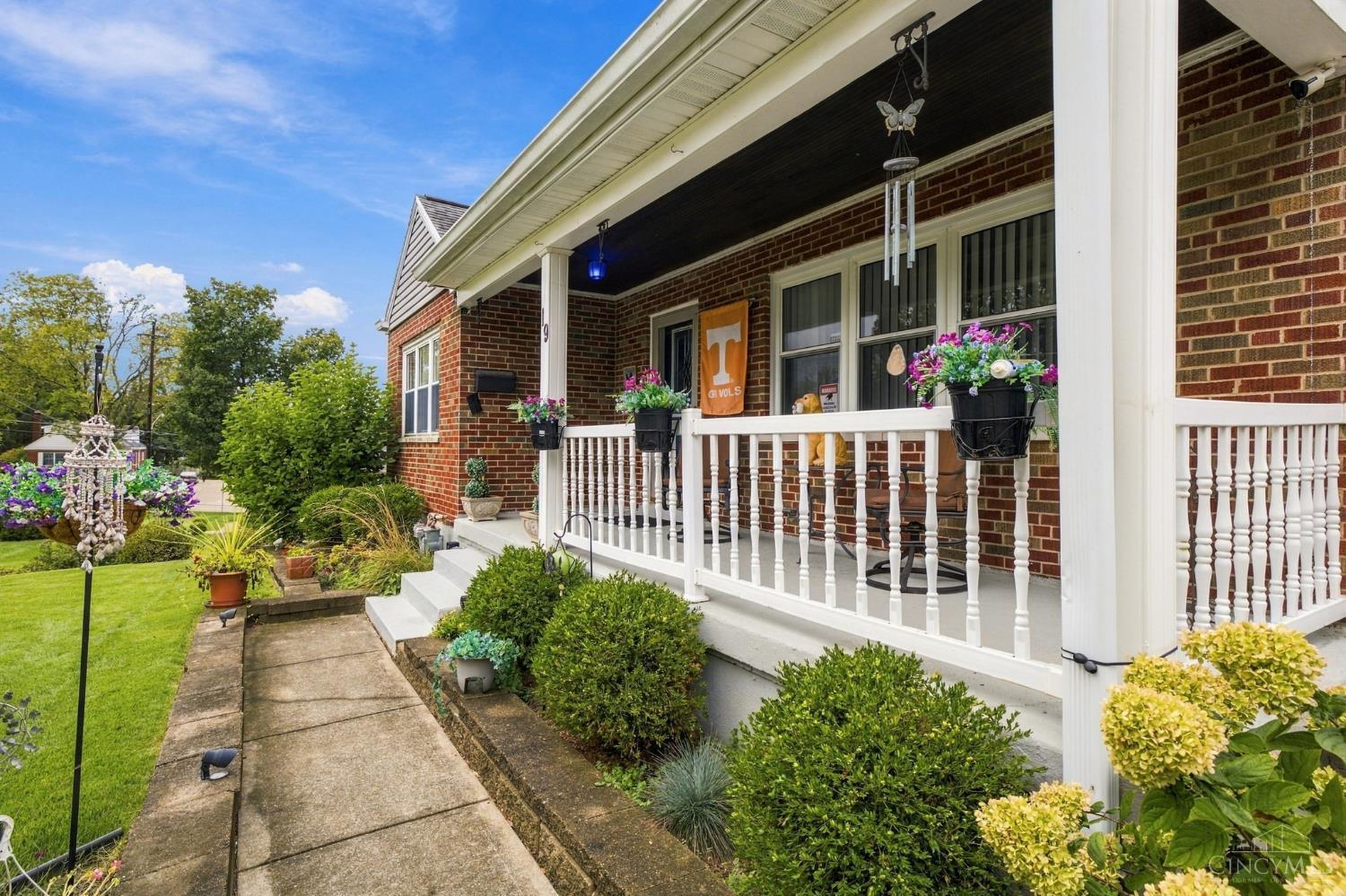 Photo 4 of Single family home for sale at 19 Crestmont Dr, Reading, OH 45215 | MLS# 1894374 | Listing updated on 2026-09-25