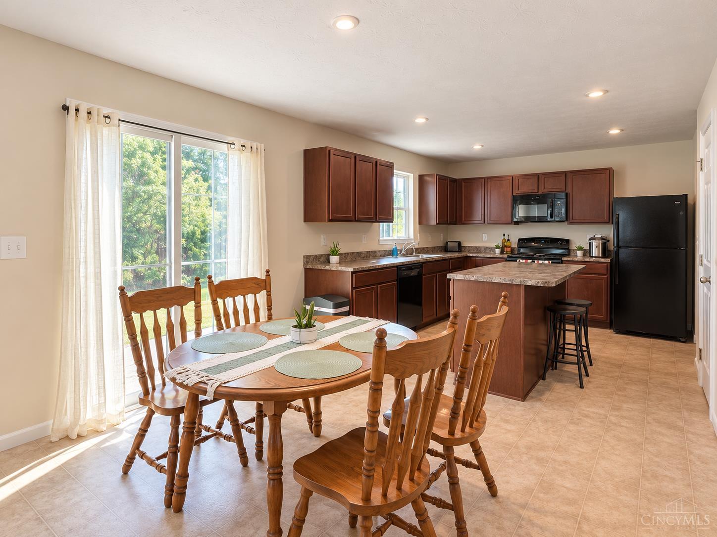 1504 Winwood Drive, Goshen, OH, 45140 — photo 4