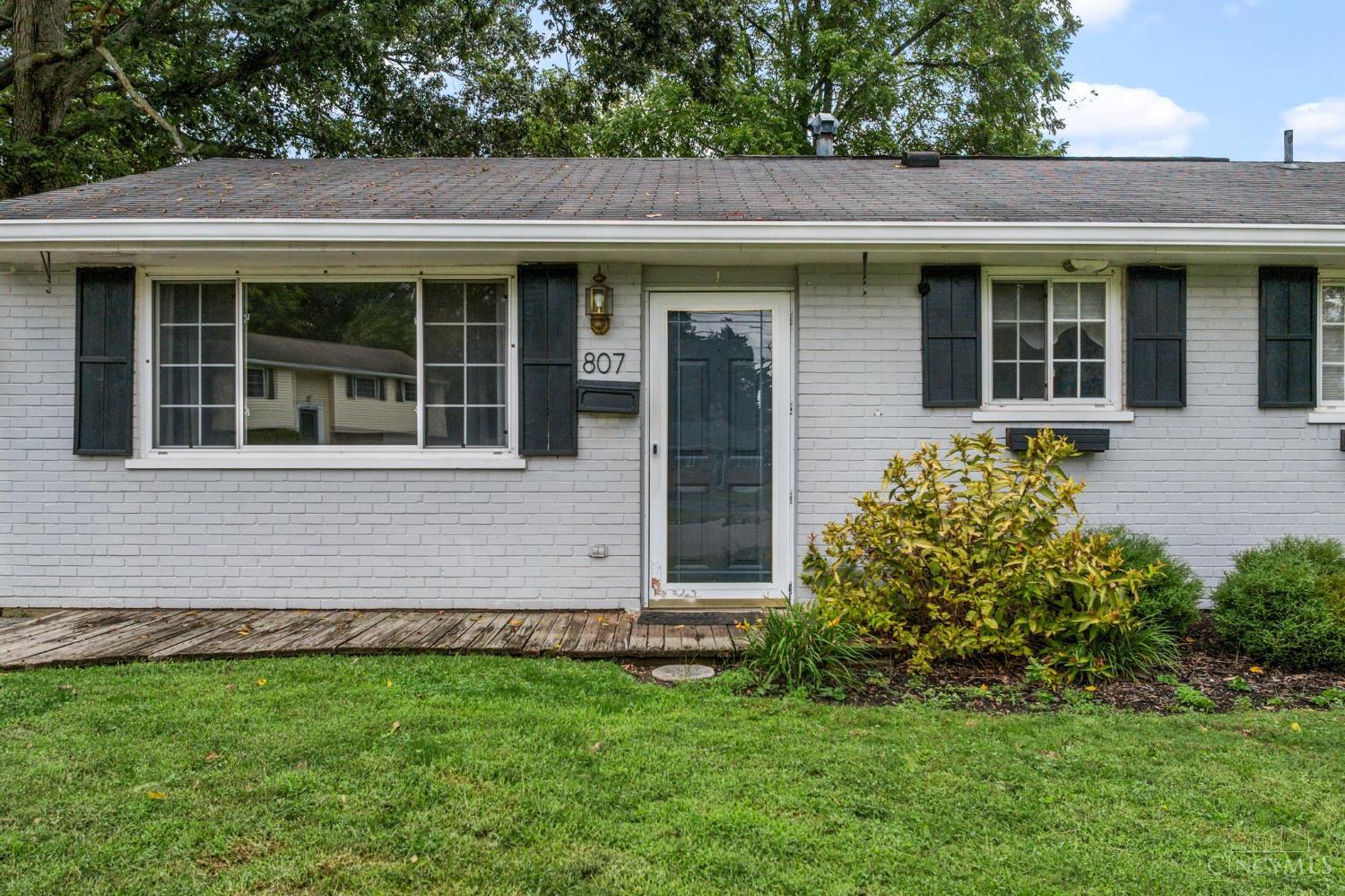 Photo 4 of Sale Pending at 807 Kenmar Dr, Loveland, OH 45140 | MLS# 1894830 | Listing updated on 2026-10-02