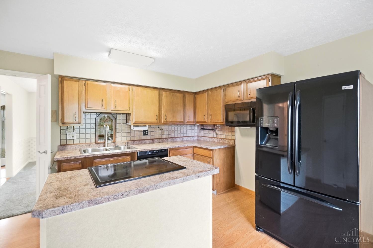 Photo 3 of Sale Pending at 7637 Delview Dr, West Chester, OH 45069 | MLS# 1894600 | Listing updated on 2026-09-28