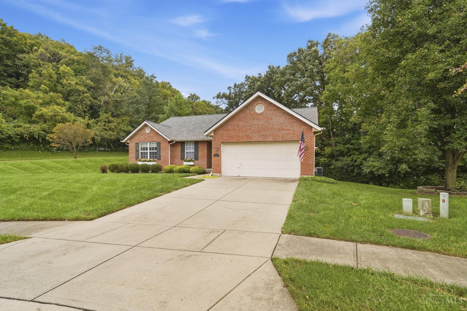 Photo 3 of Sale Pending at 25 Port Ct, Fairfield, OH 45014 | MLS# 1893788 | Listing updated on 2026-09-28