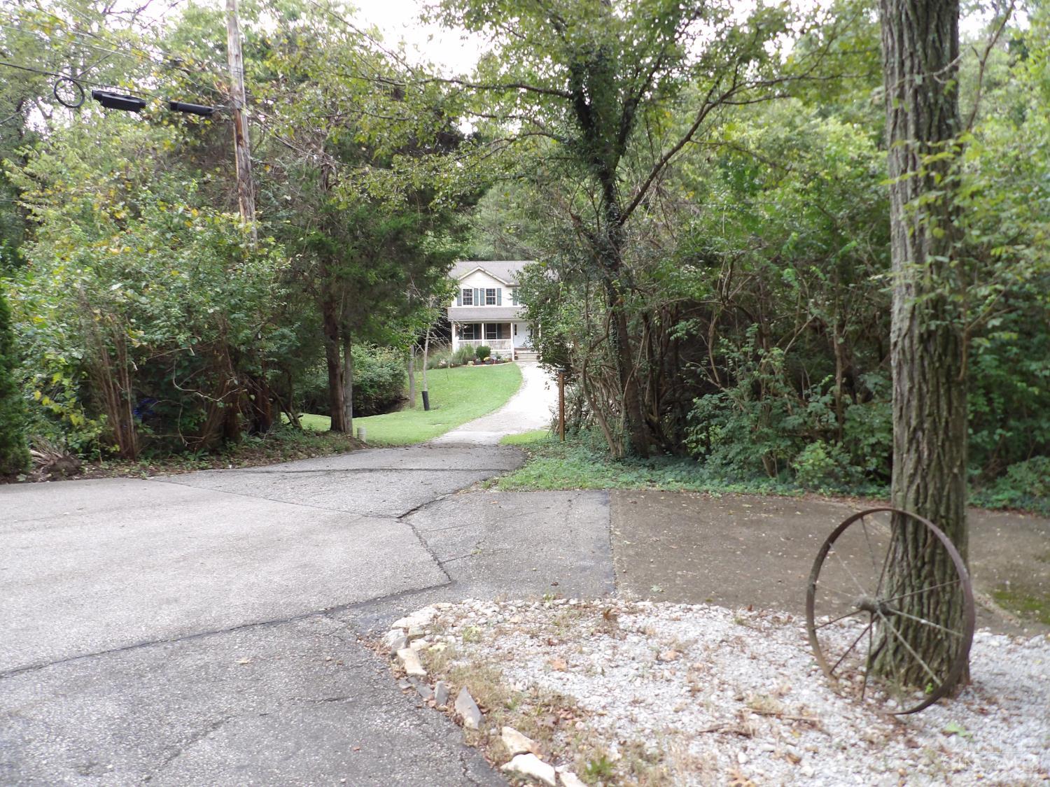 Photo 3 of Single family home for sale at 5014 Airymeadows Dr, Cincinnati, OH 45252 | MLS# 1894983 | Listing updated on 2026-09-23