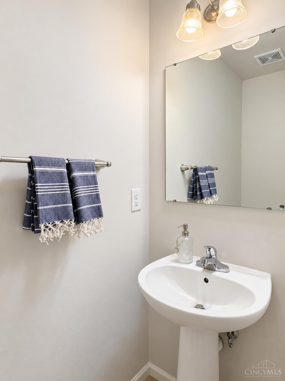 1504 Winwood Drive, Goshen, OH, 45140 — photo 9