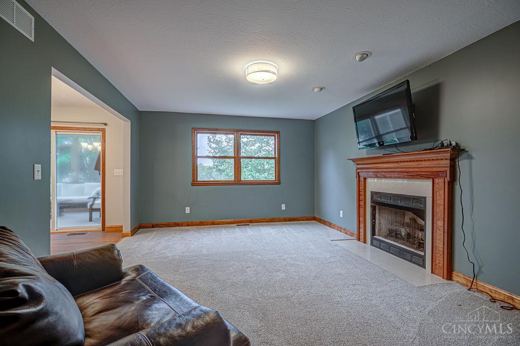 Photo 4 of Single family home for sale at 6383 Oxford Milford Rd, Oxford Twp, OH 45056 | MLS# 1894964 | Listing updated on 2026-10-01