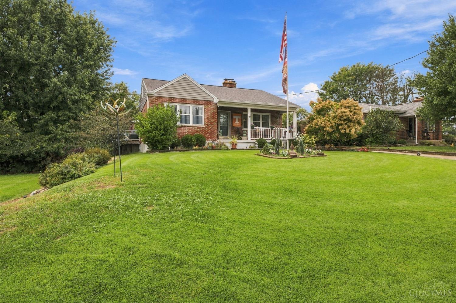 Photo 3 of Single family home for sale at 19 Crestmont Dr, Reading, OH 45215 | MLS# 1894374 | Listing updated on 2026-09-25