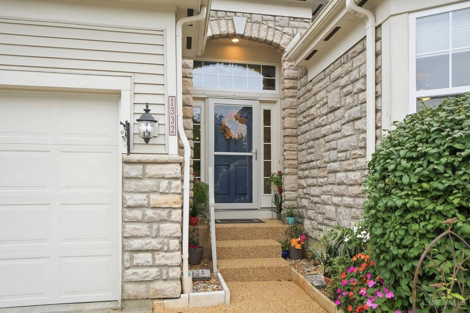 Photo 3 of Sale Pending at 1332 Blackhorse, Lebanon, OH 45036 | MLS# 1894976 | Listing updated on 2026-09-25