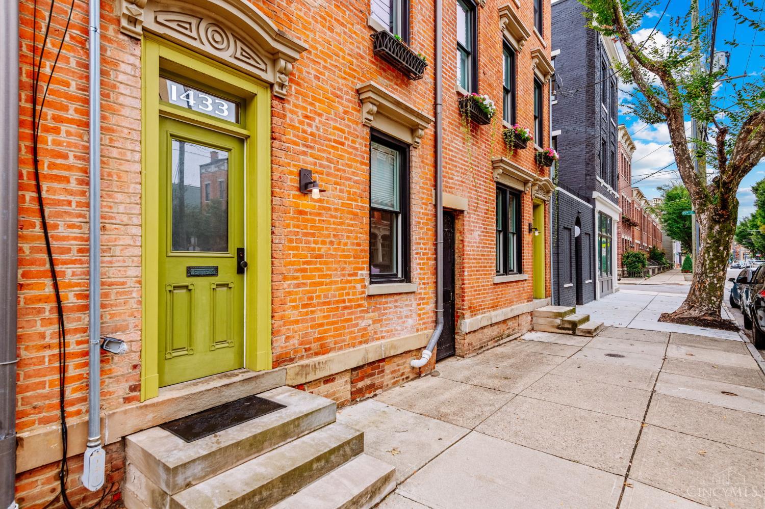Photo 4 of Single family home for sale at 1433 Elm St, Cincinnati, OH 45202 | MLS# 1894276 | Listing updated on 2026-09-23