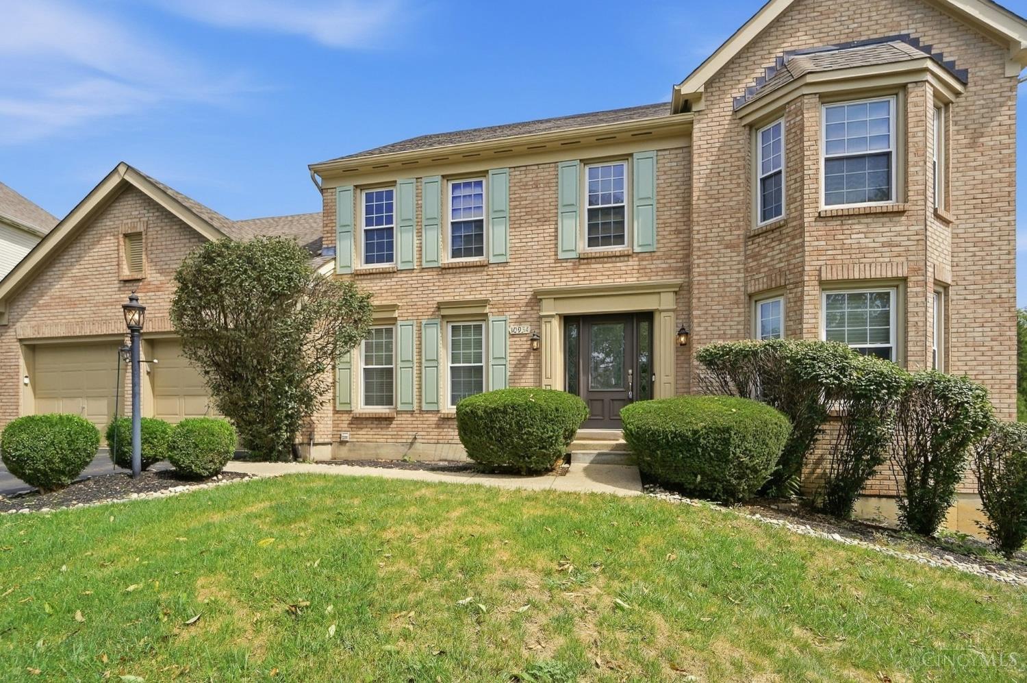 Photo 2 of Single family home for sale at 10934 Fallstone Dr, Cincinnati, OH 45246 | MLS# 1894937 | Listing updated on 2026-09-23